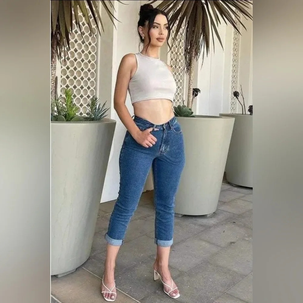 Dark Washed Mom Jeans With Rolled Up Denim